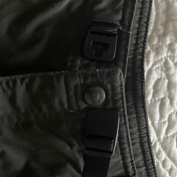 Columbia Women's Black Outdoor Shorts - Picture 3 of 6